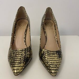Vince camuto barley used high heel gold and black size 7